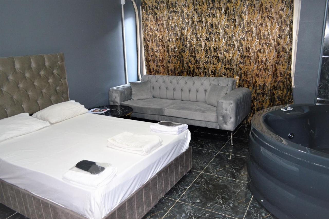 Vip Suit Otel Provincia di Provincia di Istanbul Esterno foto